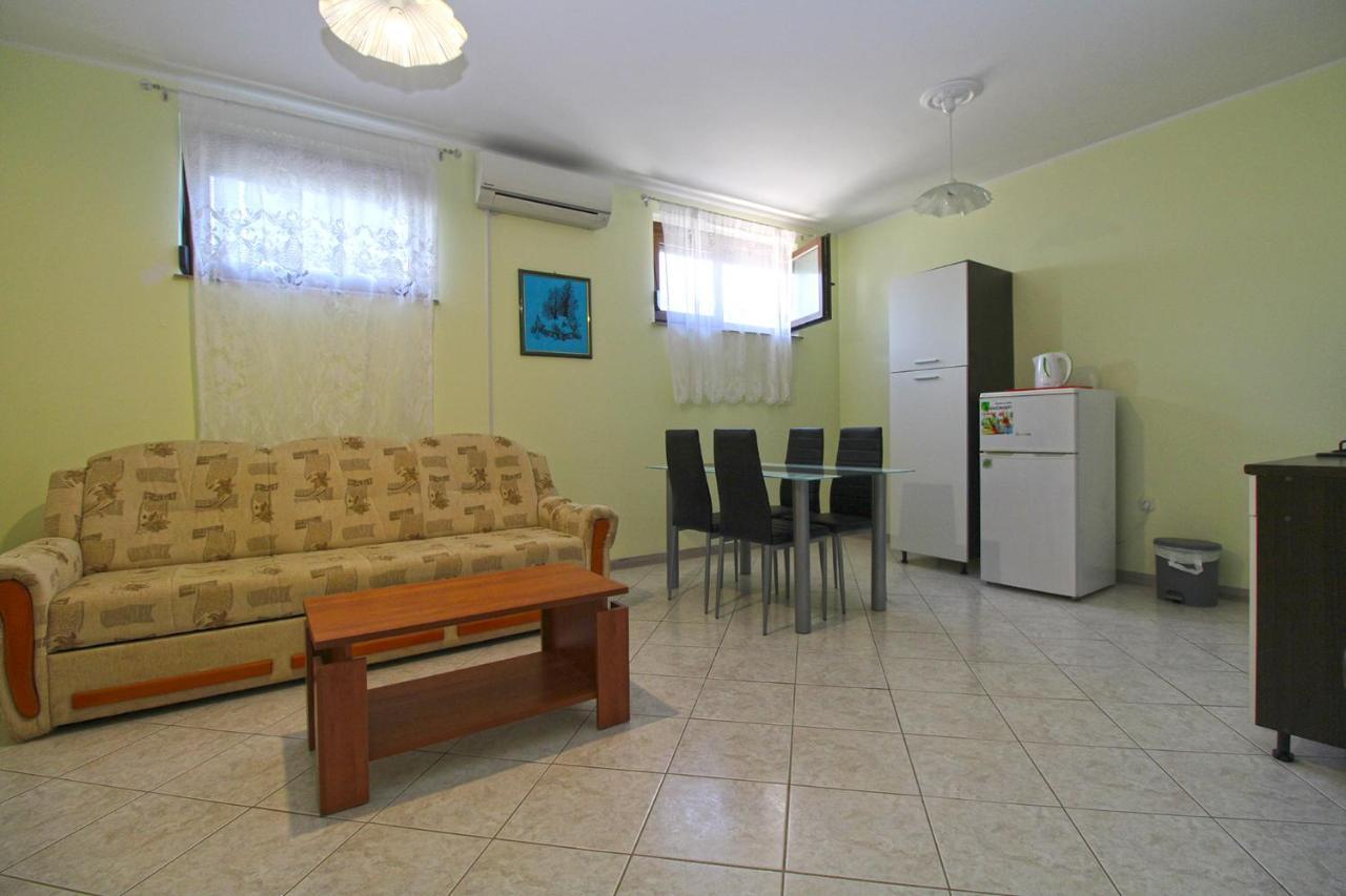 Apartments Veroslava 2159 Pula Exterior foto